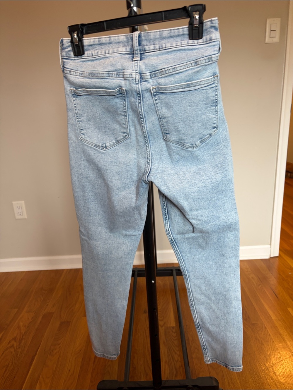 GAP Light Wash High-Rise Women's Jeans - Picture 3 of 3